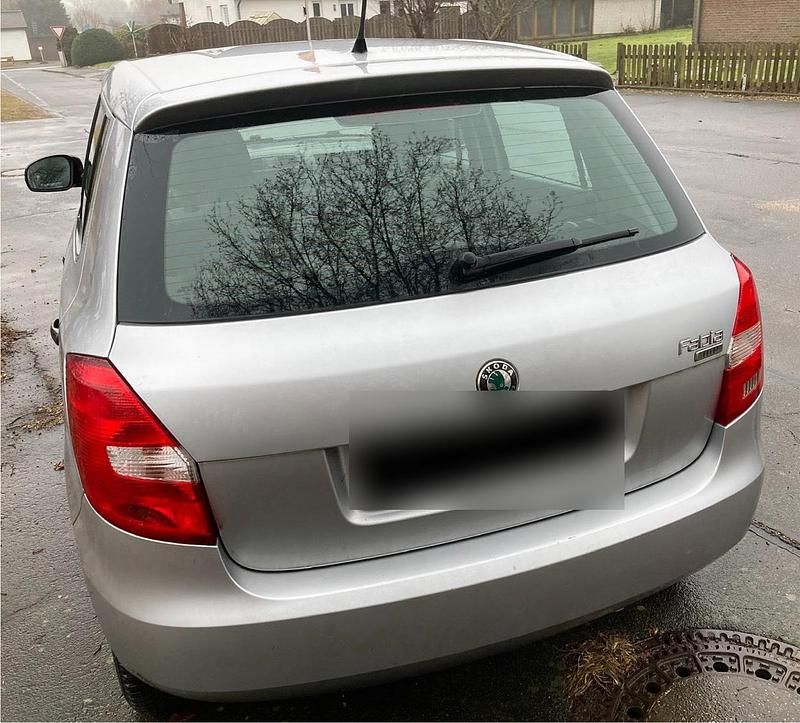Gebraucht Skoda Fabia 44 PS (32 kW) 2010 Silber Kleinwagen