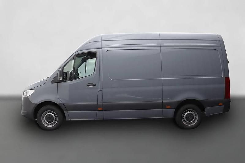 Gebraucht Mercedes Sprinter 170 PS (125 kW) 2024 Grau Van