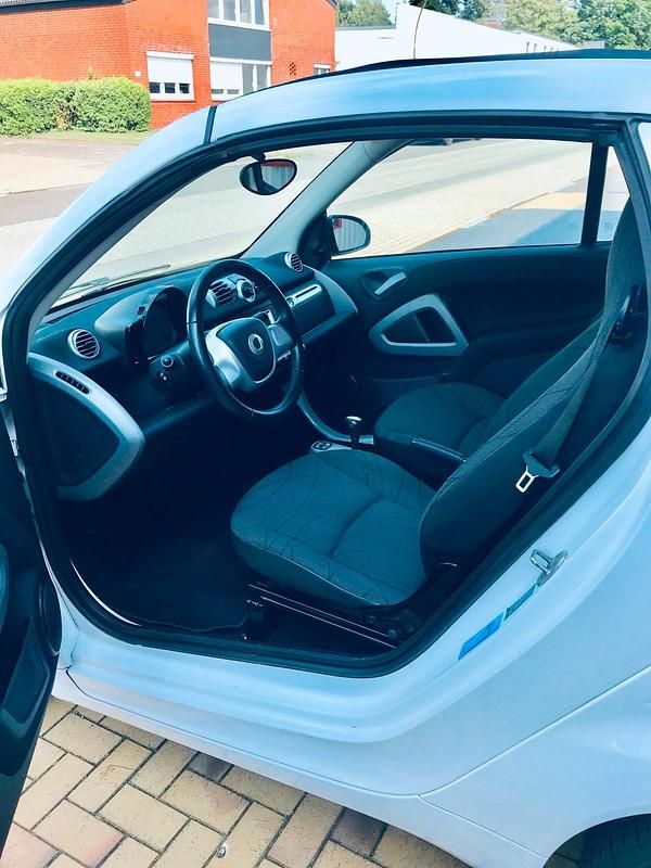 Gebraucht Smart ForTwo Cabrio 71 PS (52 kW) 2012 Weiß Cabrio