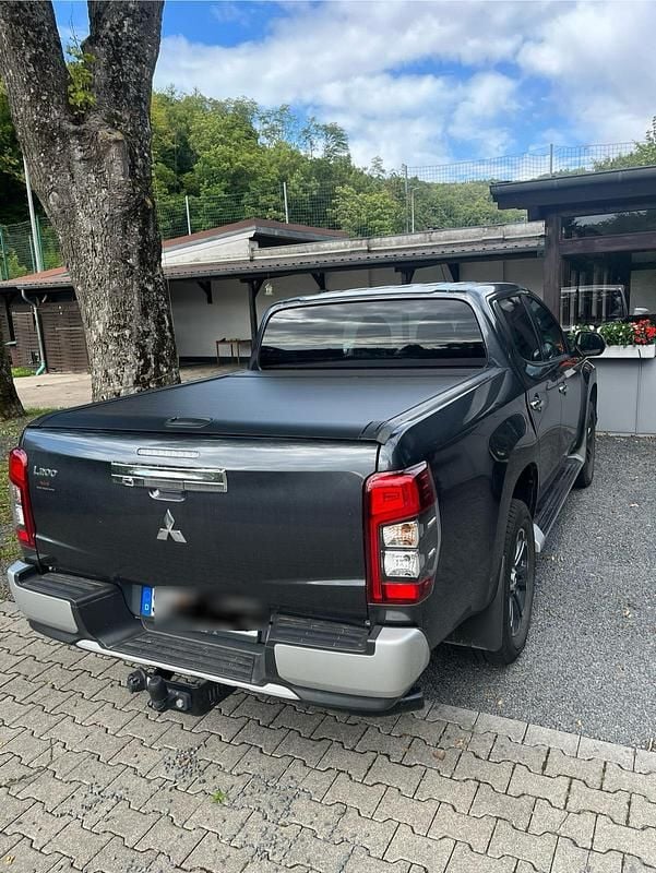 Grau Gebraucht 2021 Mitsubishi L200 Abholung | 37.490 € (Teuer) - Bild 1/4