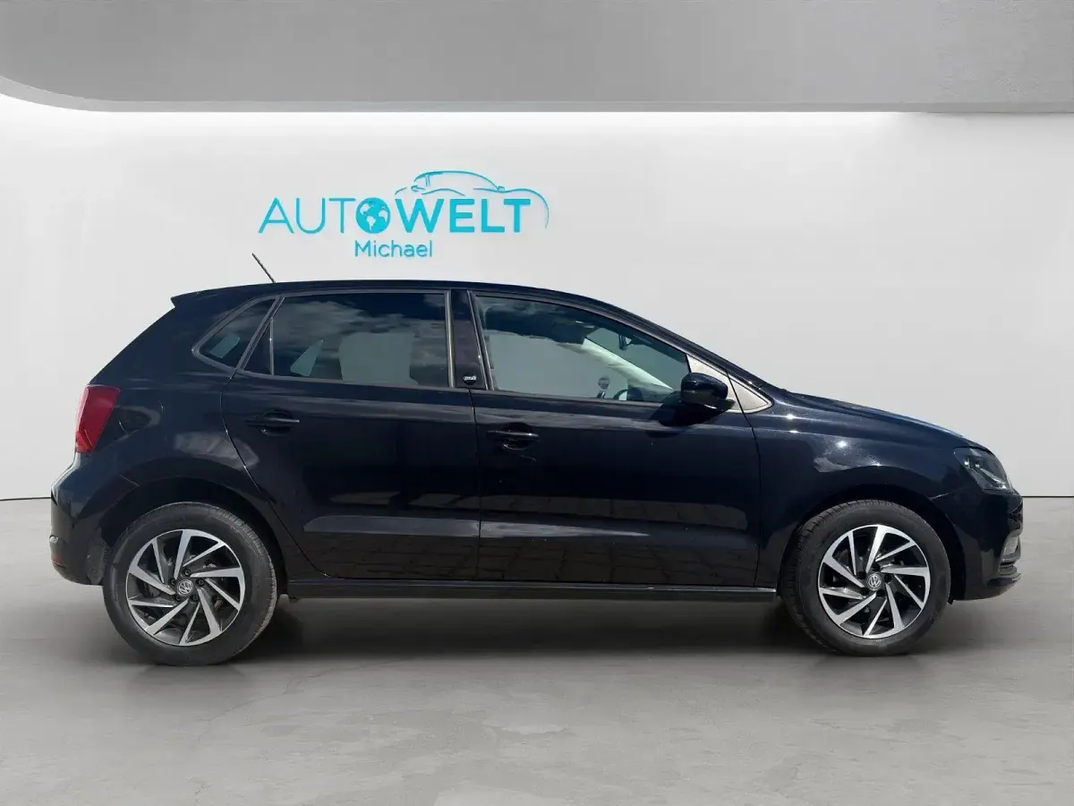 Gebraucht VW Polo 75 PS (55 kW) 2017 Schwarz Kleinwagen