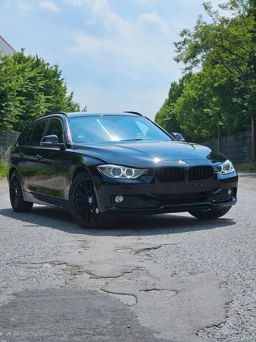 Używany BMW 320 186 KM (136 kW) 2014 Czarny Sedan/Limuzyna
