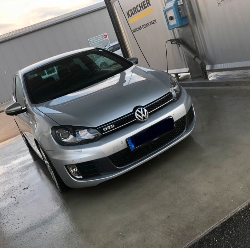 Silber Gebraucht 2010 VW Golf VI GTD Coupé | 8.299 € (Fairer Preis) - Bild 1/4