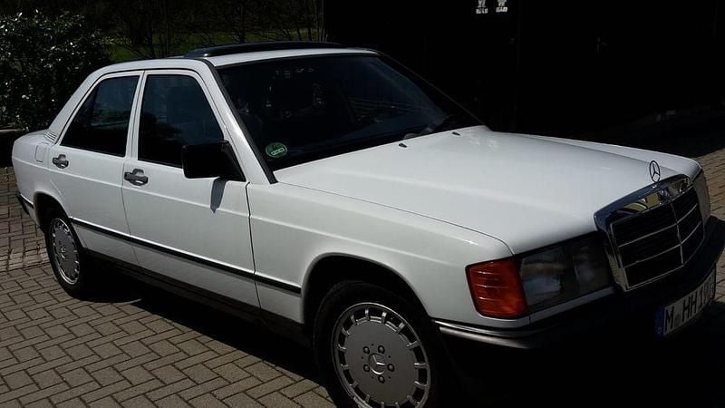 Weiß Gebraucht 1986 Mercedes 190 Limousine | 7.900 € - Bild 1/4