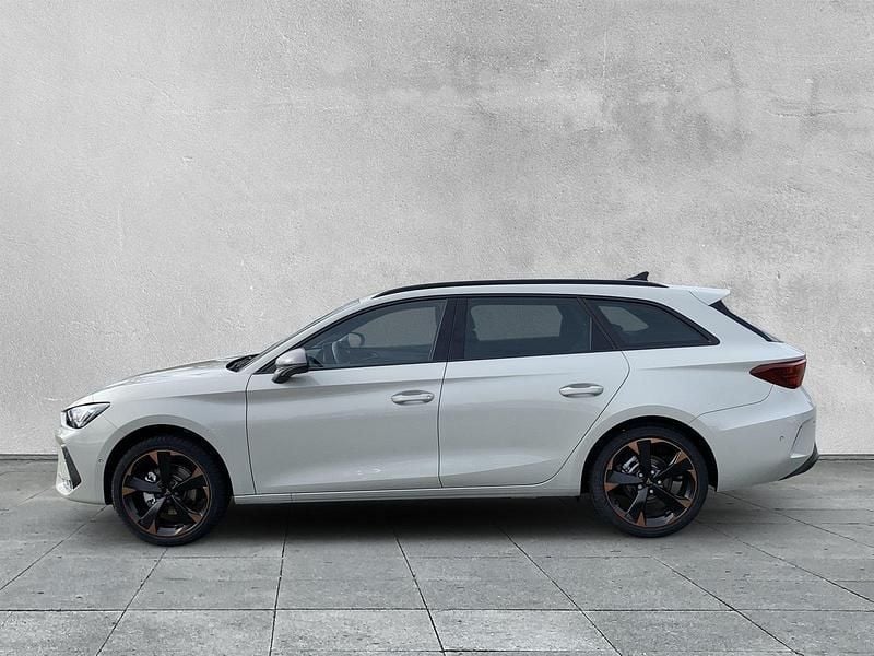 Neu Cupra Leon 149 PS (109 kW) 2025 Grau Kombi