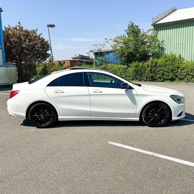 Gebraucht Mercedes CLA200 Edition 156 PS (114 kW) 2013 Weiß Coupé