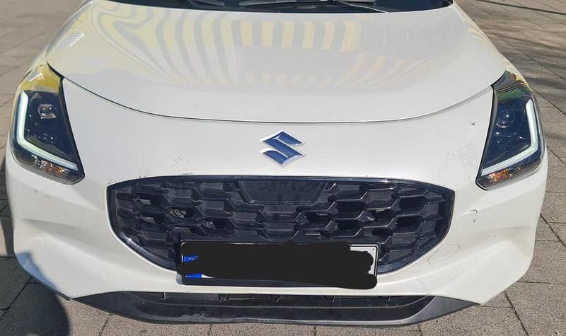 Gebraucht Suzuki Swift Comfort+ 83 PS (61 kW) 2024 Weiß Kleinwagen