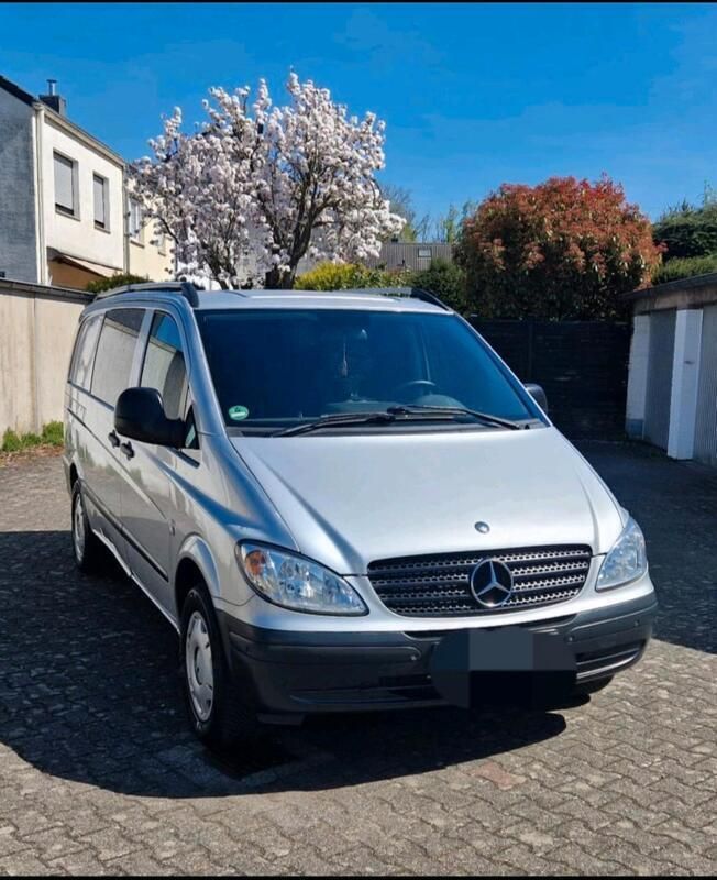 Silber Gebraucht 2004 Mercedes Vito Van / Kleinbus | 4.500 € - Bild 1/4