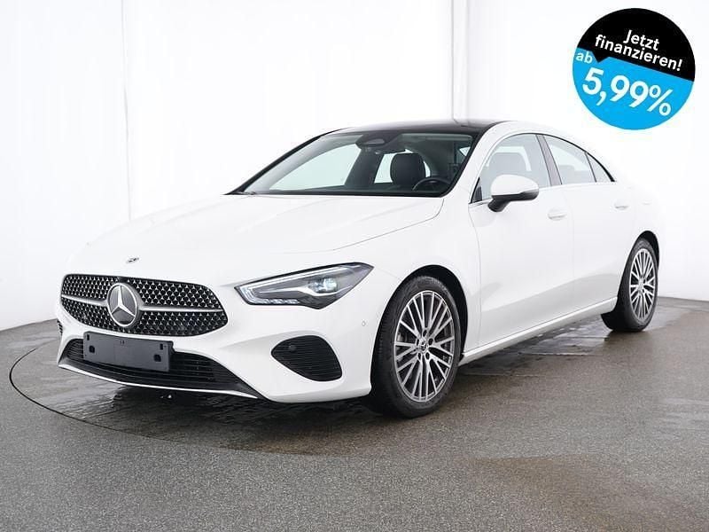 Weiß Gebraucht 2024 Mercedes CLA180 Progressive Limousine | 32.890 € (Fairer Preis) - Bild 1/4