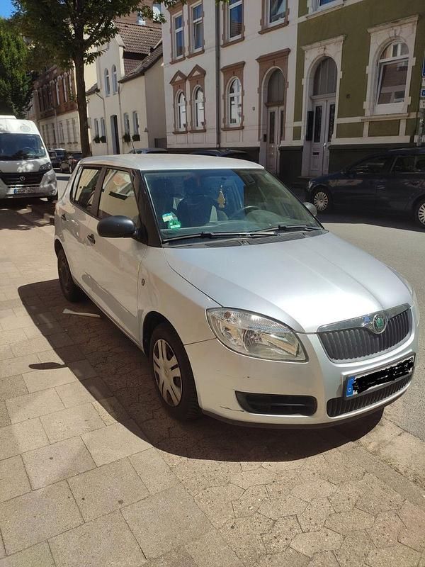 Silber Gebraucht 2009 Skoda Fabia Kleinwagen | 1.400 € (Superpreis) - Bild 1/4