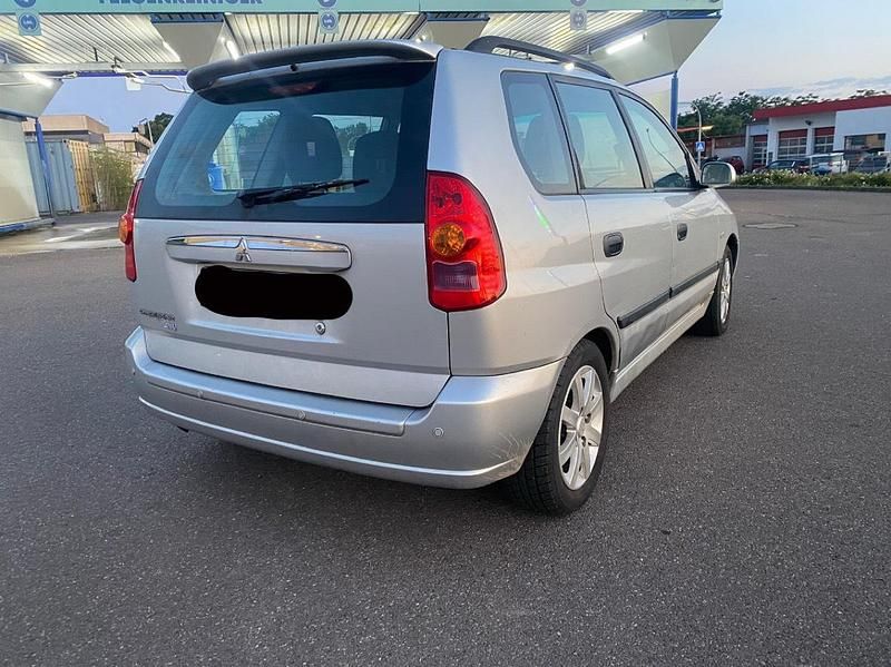Silber Gebraucht 2004 Mitsubishi Space Star Van / Kleinbus | 1.799 € (Fairer Preis) - Bild 1/4