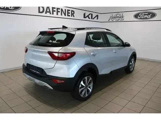 Second-hand Kia Stonic Vision 101 CP (74 kW) 2024 Argintiu SUV