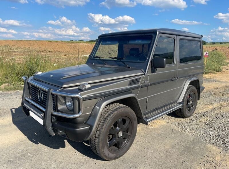 Grau Gebraucht 1993 Mercedes G300 SUV | 34.000 € - Bild 1/4