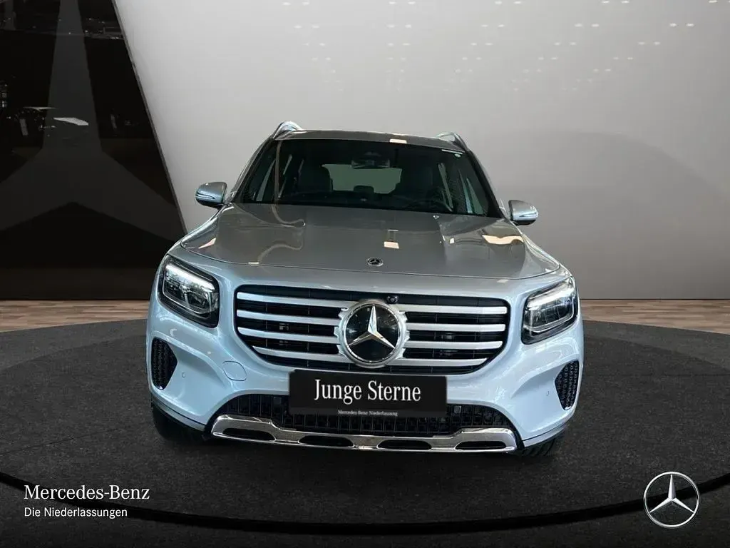 Gebraucht Mercedes GLB180 Progressive 136 PS (100 kW) 2025 Silber SUV