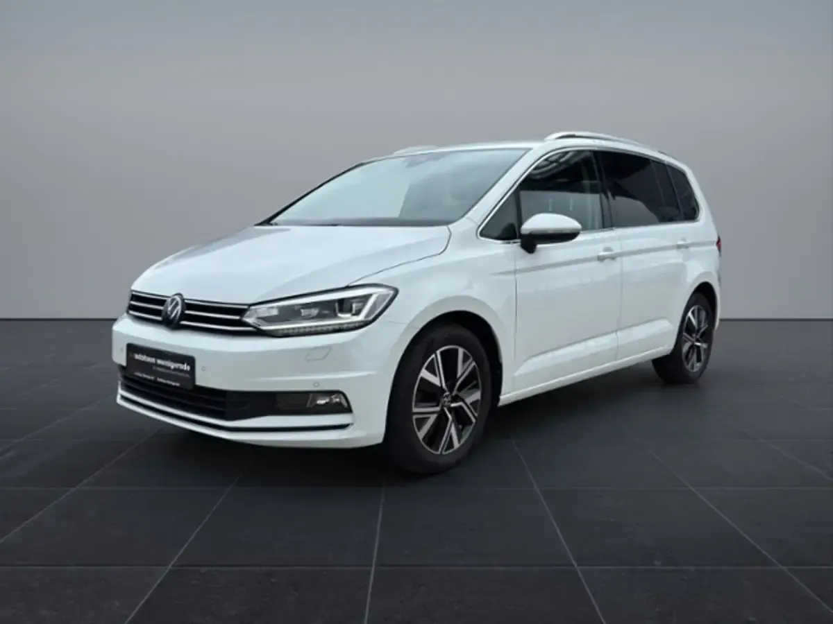 Gebraucht VW Touran Highline 150 PS (110 kW) 2023 Van / Kleinbus