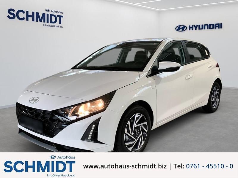 Weiss Neu 2025 Hyundai i20 Trend Limousine | 21.190 € (Fairer Preis) - Bild 1/4