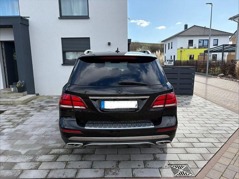 Gebraucht Mercedes GLE250 204 PS (150 kW) 2016 Schwarz SUV