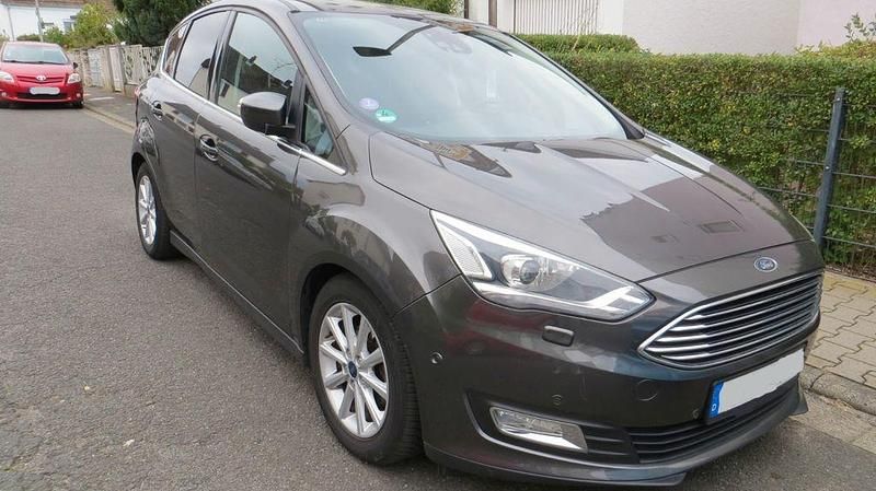 Grau Gebraucht 2016 Ford C-MAX Titanium Van / Kleinbus | 9.900 € (Etwas zu teuer) - Bild 1/4