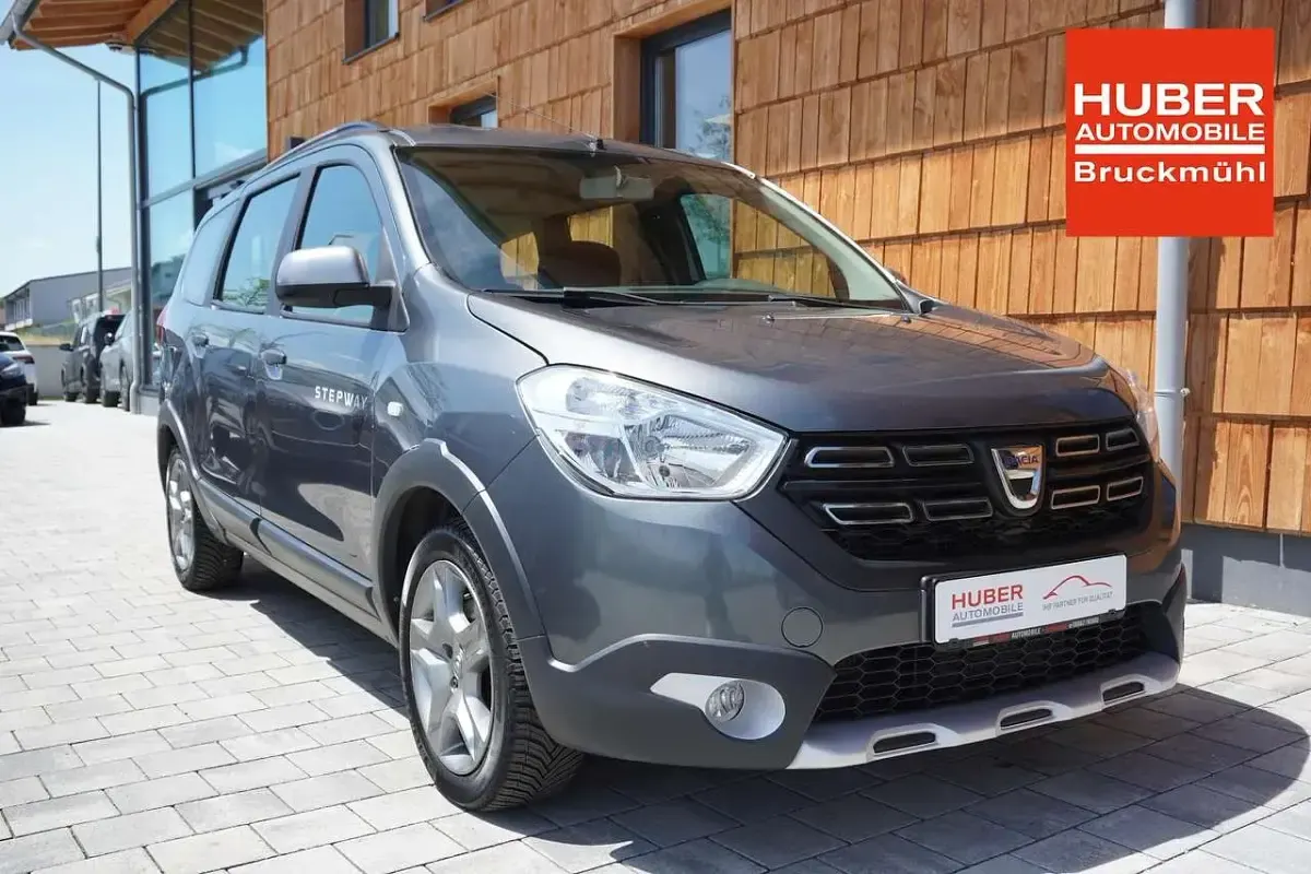 Gebraucht Dacia Lodgy Stepway 116 PS (85 kW) 2018 Grau Van / Kleinbus