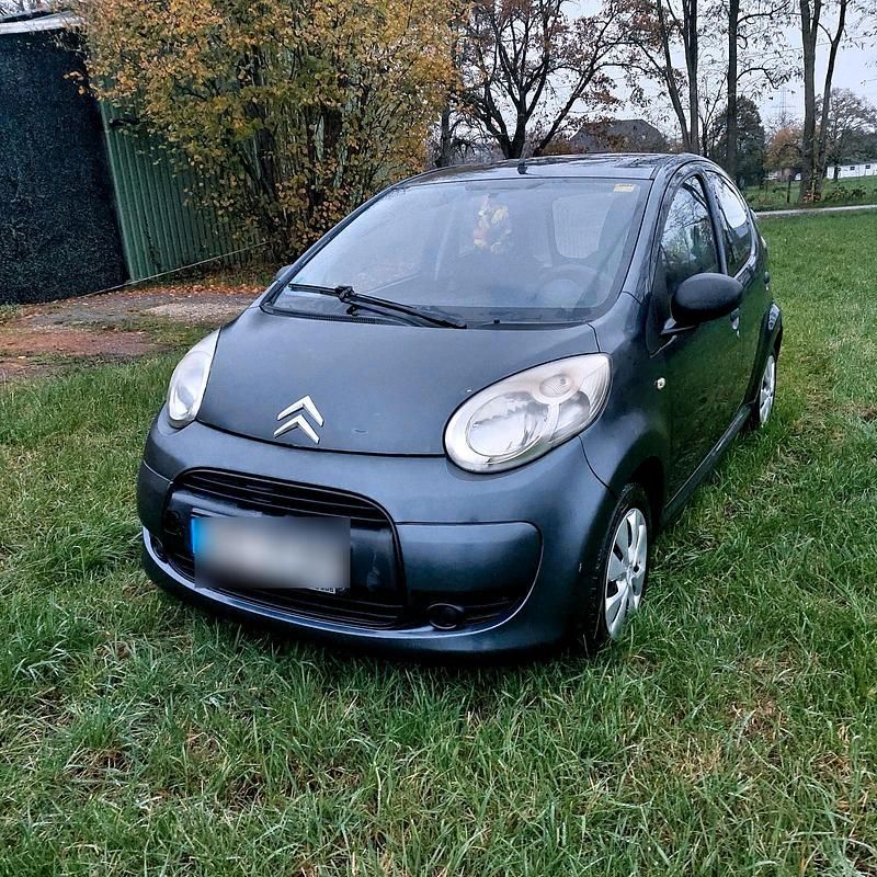 Grau Gebraucht 2010 Citroën C1 Kleinwagen | 900 € (Superpreis) - Bild 1/4
