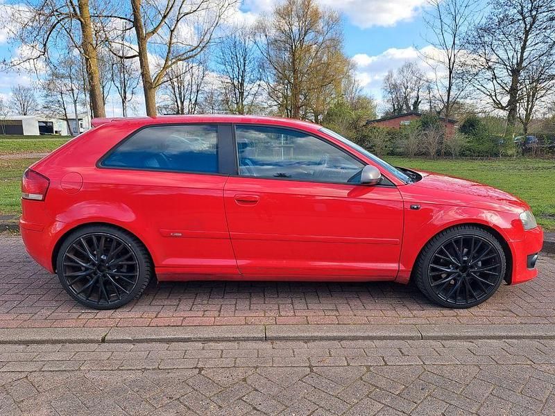 Gebraucht Audi A3 S-Line 140 PS (102 kW) 2004 Rot Kleinwagen