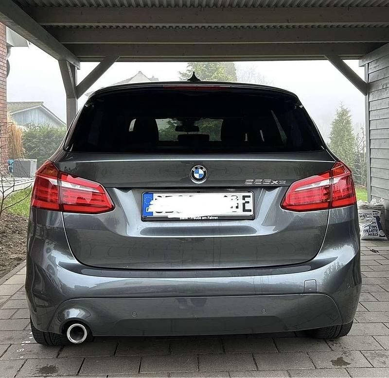 Gebraucht BMW 225 Advantage 136 PS (100 kW) 2019 Grau Kombi