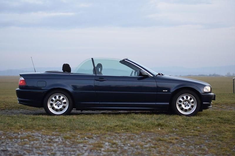 Gebraucht BMW 320 Cabriolet 170 PS (125 kW) 2002 Blau Cabrio