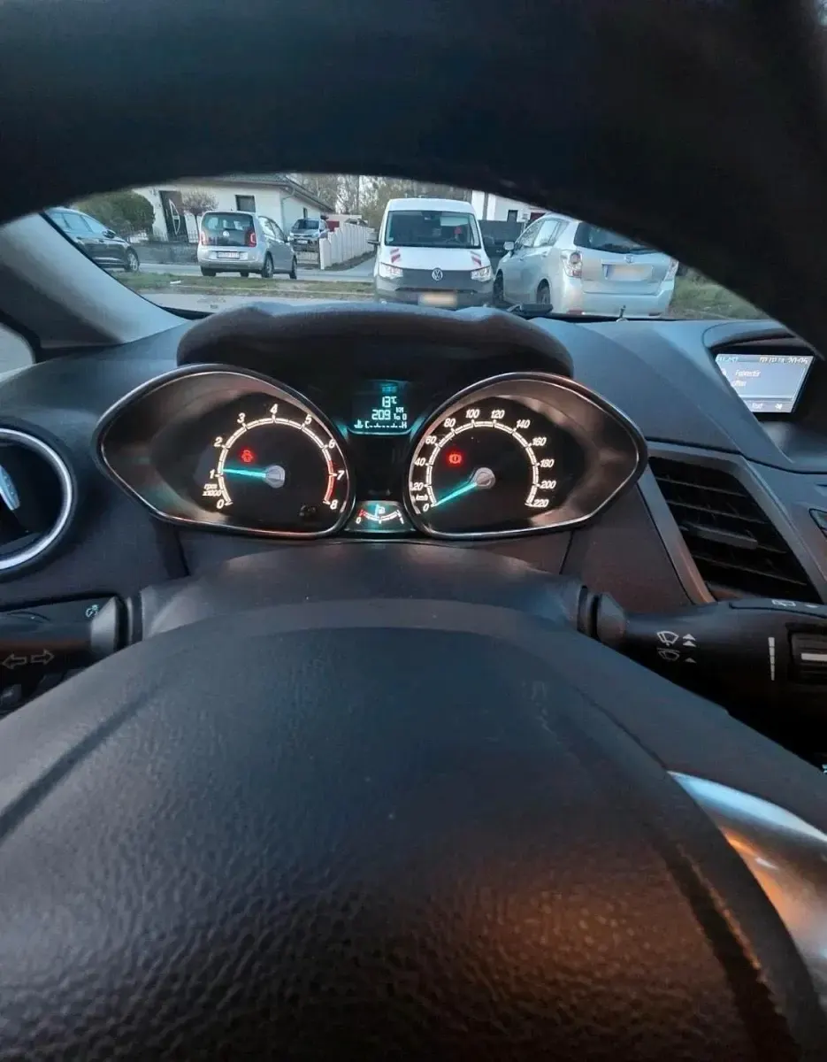 Gebraucht Ford Fiesta 100 PS (73 kW) 2017 Blau Kleinwagen