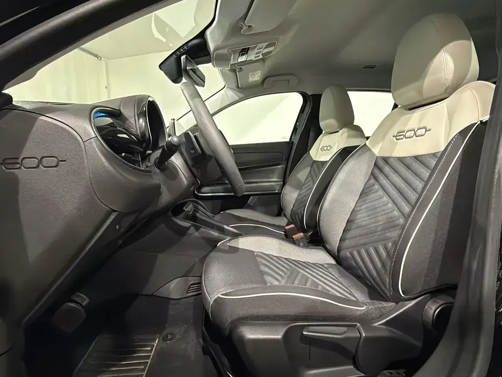 Gebraucht Fiat 600 101 PS (74 kW) 2024 Schwarz SUV