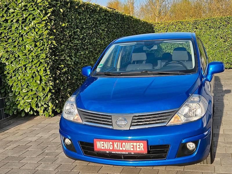 Gebraucht Nissan Tiida Acenta 110 PS (80 kW) 2010 Blau Limousine