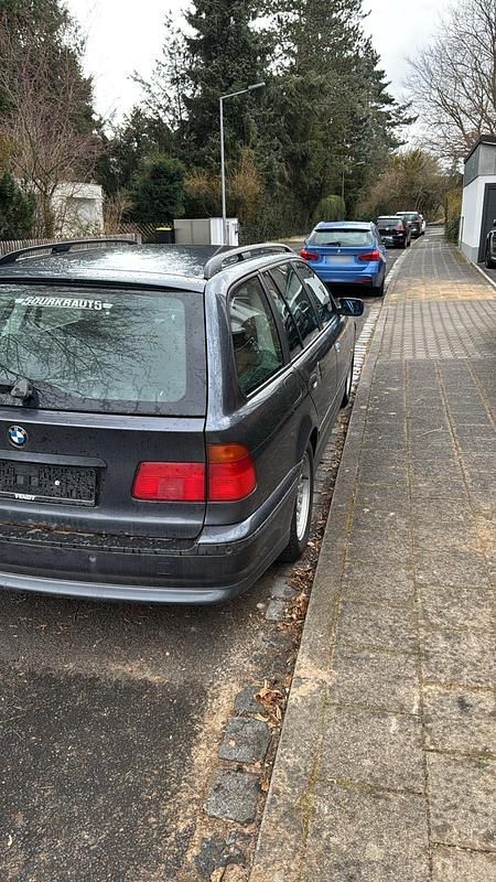 Gebraucht BMW 520 150 PS (110 kW) 1998 Grau Kombi