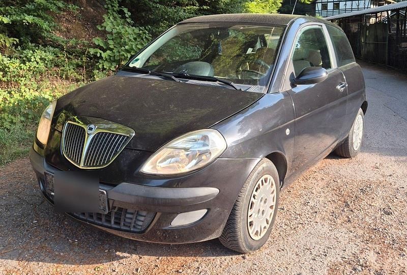 Schwarz Gebraucht 2004 Lancia Ypsilon Kleinwagen | 1.100 € (Fairer Preis) - Bild 1/4