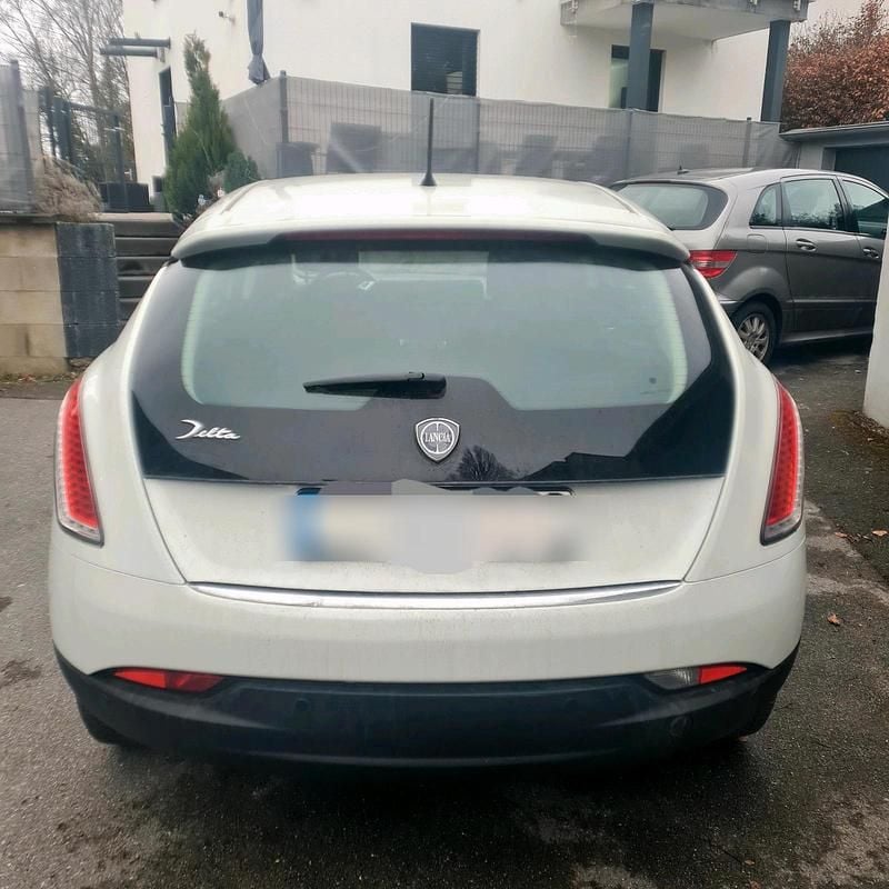 Gebraucht Lancia Delta 120 PS (88 kW) 2011 Weiß Kleinwagen