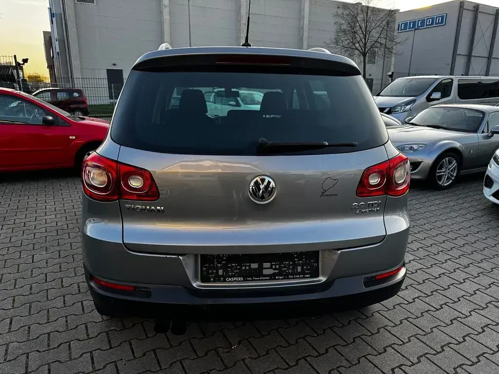 Używany VW Tiguan Team 140 KM (102 kW) 2011 Srebrny SUV