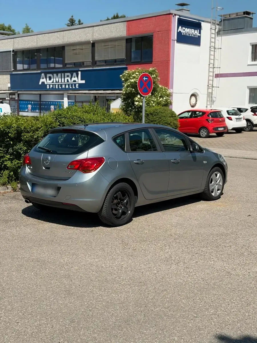 Gebraucht Opel Astra 180 PS (132 kW) 2010 Silber Limousine