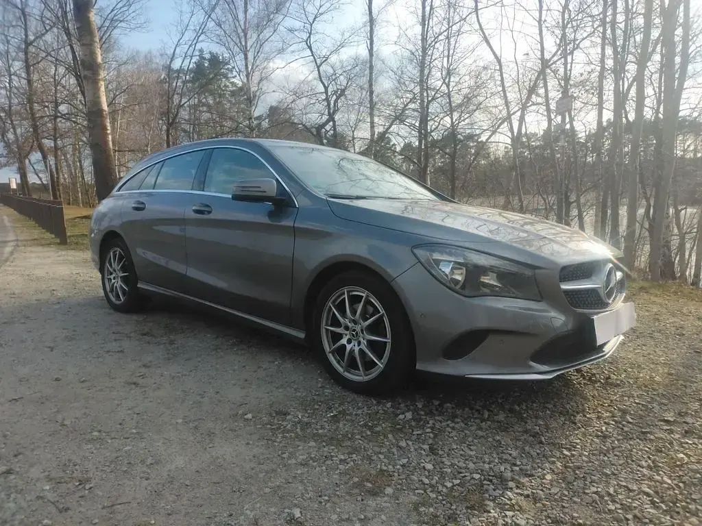 Gebraucht Mercedes CLA200 Shooting Brake 156 PS (114 kW) 2017 Grau Kombi