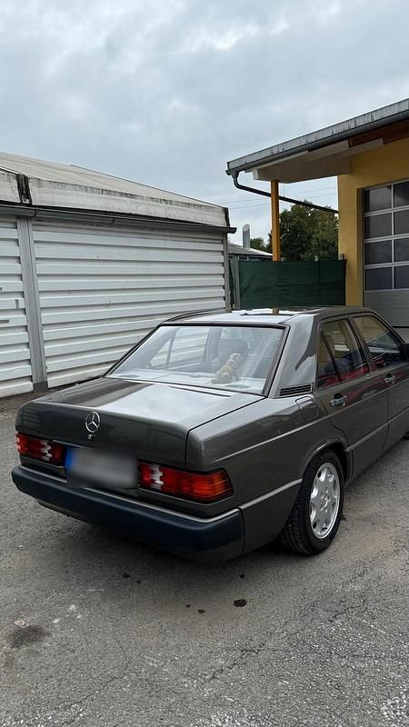 Gebraucht Mercedes 190 118 PS (86 kW) 1989 Grau Limousine