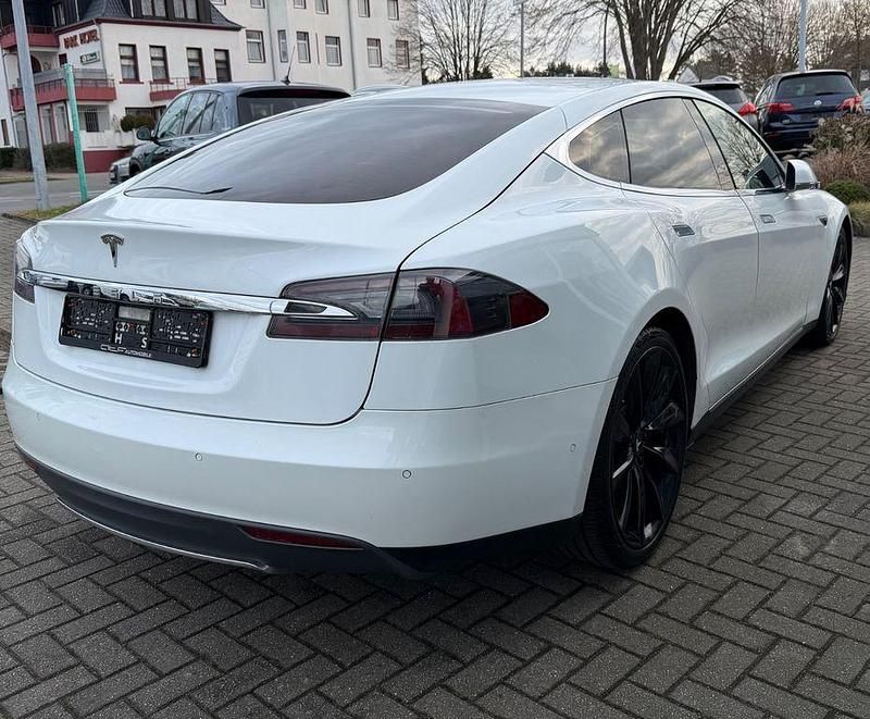 Gebraucht Tesla Model S Performance 309 kW (421 PS) 2015 Weiß Kleinwagen