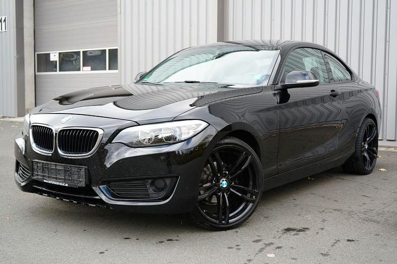 Schwarz Gebraucht 2014 BMW 218 Coupé | 7.590 € (Fairer Preis) - Bild 1/4
