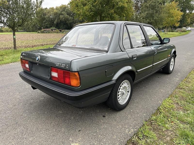 Gebraucht BMW 316 102 PS (75 kW) 1988 Grau Limousine
