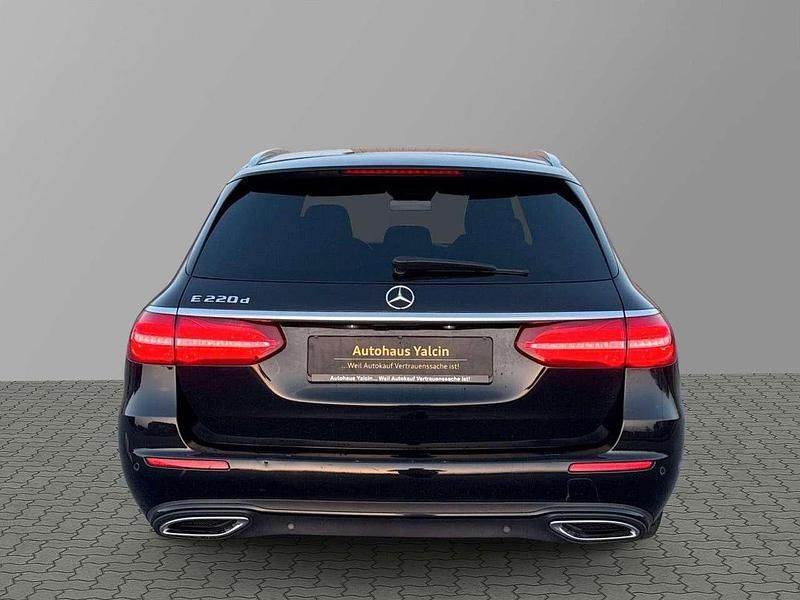 Gebraucht Mercedes E220 194 PS (142 kW) 2019 Obsidianschwarz Kombi