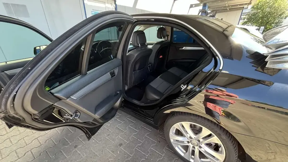 Gebraucht Mercedes C180 Avantgarde 156 PS (114 kW) 2014 Limousine
