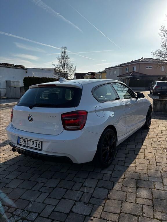 Gebraucht BMW 114 102 PS (75 kW) 2014 Weiß Kleinwagen