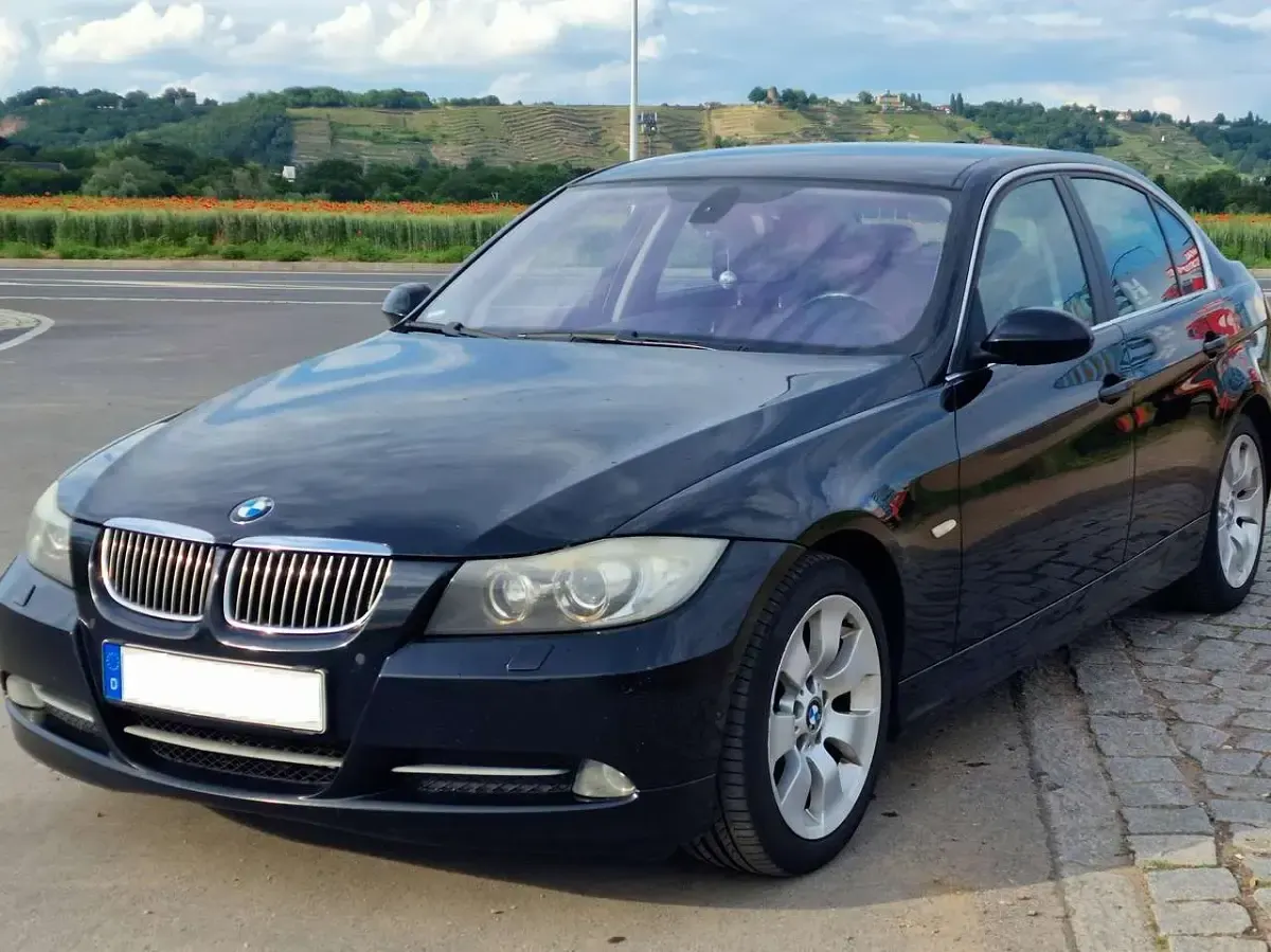 Gebraucht BMW 330 231 PS (169 kW) 2008 Schwarz Limousine