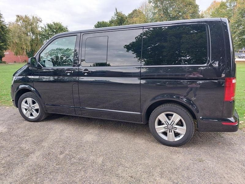 Second-hand VW Multivan 150 CP (110 kW) 2018 Negru Monovolum