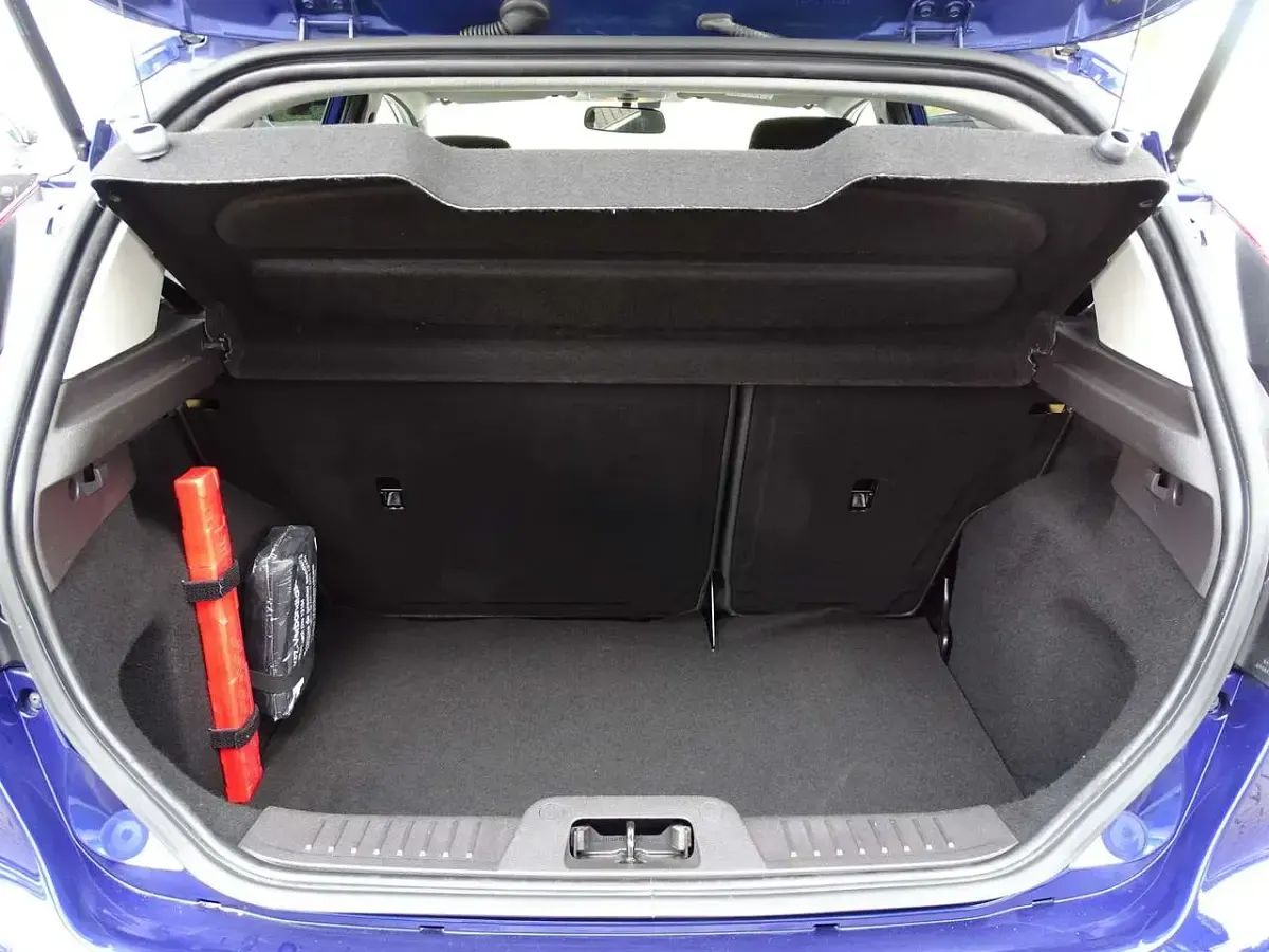 Gebraucht Ford Fiesta SYNC Edition 82 PS (60 kW) 2014 Indicblau metallic Kleinwagen