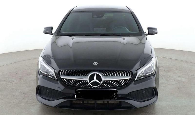 Schwarz Gebraucht 2018 Mercedes CLA200 AMG line Limousine | 21.800 € (Fairer Preis) - Bild 1/4