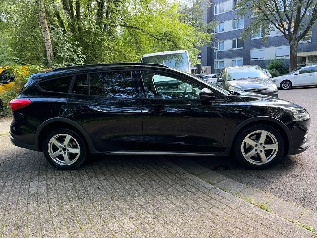 Gebraucht Ford Focus Active 150 PS (110 kW) 2019 Schwarz Limousine