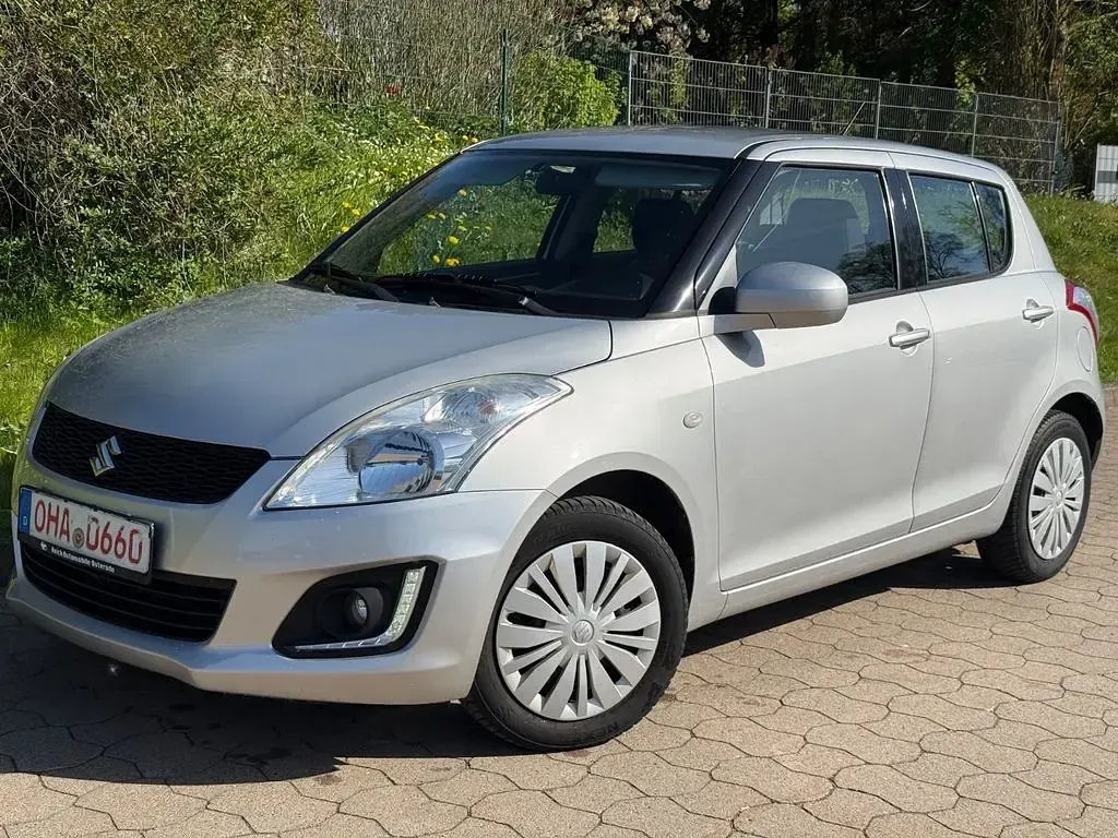 Gebraucht Suzuki Swift Club 94 PS (69 kW) 2015 Silber Kleinwagen