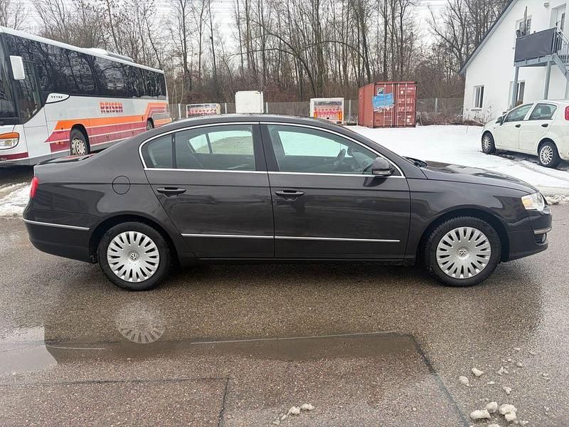 Gebraucht VW Passat Highline 150 PS (110 kW) 2005 Braun Limousine